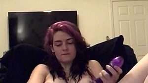 Click to see the Teen girl spread her legs for masturbation play