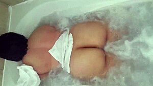 Video of a step aunt gets a fatty booty babe off