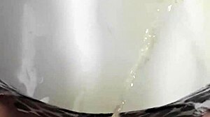 Pissing in leggings in the bath: A steamy video