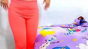 Arab mom's morning routine: big ass and anal play