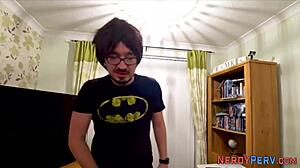 The British amateur woman performs oral sex on geeky men