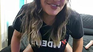 Video chat with Brazilian amateur cam girl for just 30 min