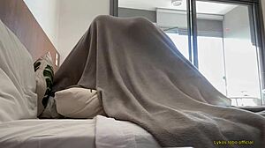 My neighbor let me cum inside her pussy for a creampie